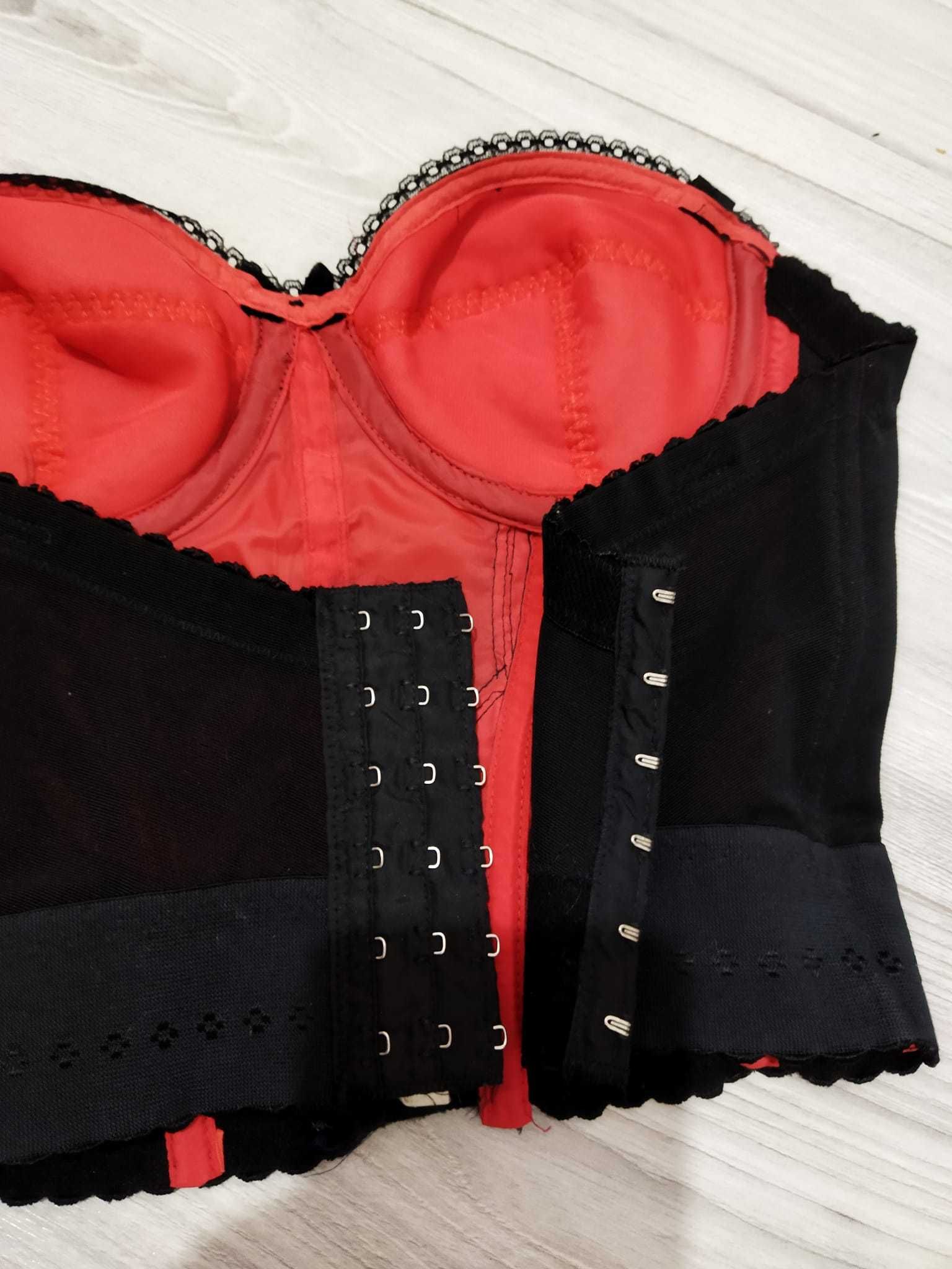 Corset bustiera veche in stare foarte buna,mărimea XS-S din dantela