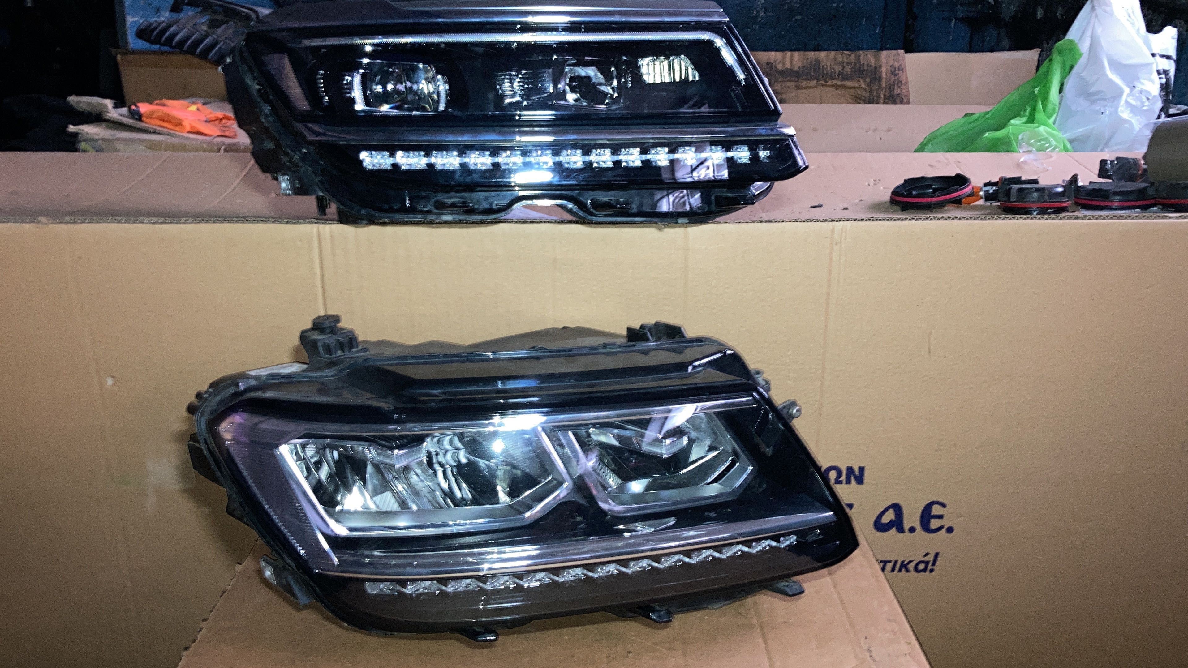 Far VW Tiguan 2 5N 2016 , 2017 , 2018 , 2019 , 2020 far dreapta Led