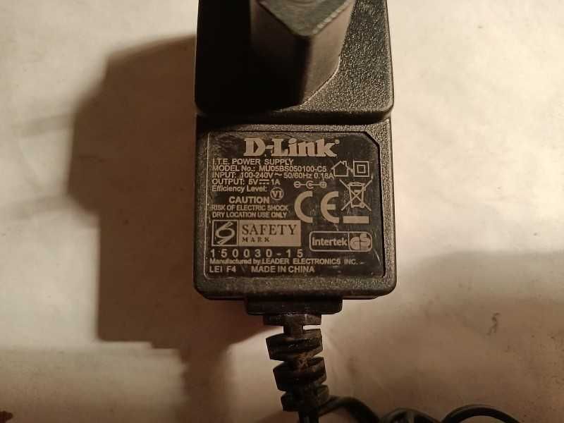 Продам адаптер питания "D-Link"   5V--1A.