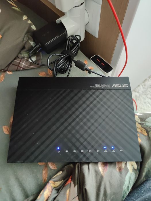 Router Asus RT-N66U N900 Gigabit 3 antene, 1 WAN + 4 LAN, 2 USB 2.0