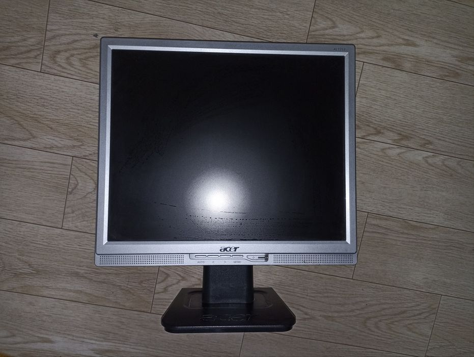 Монитор 17 диагональ