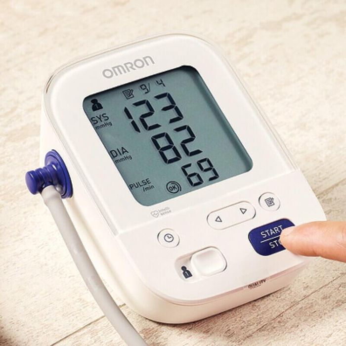 Апарат за кръвно налягане OMRON