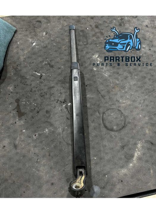 Рамо за задна чистачка на Golf  VI 2008-2016