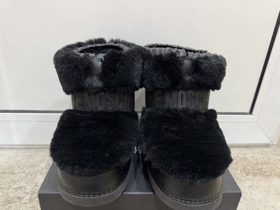 Дамски Боти/апрески-Love Moschino