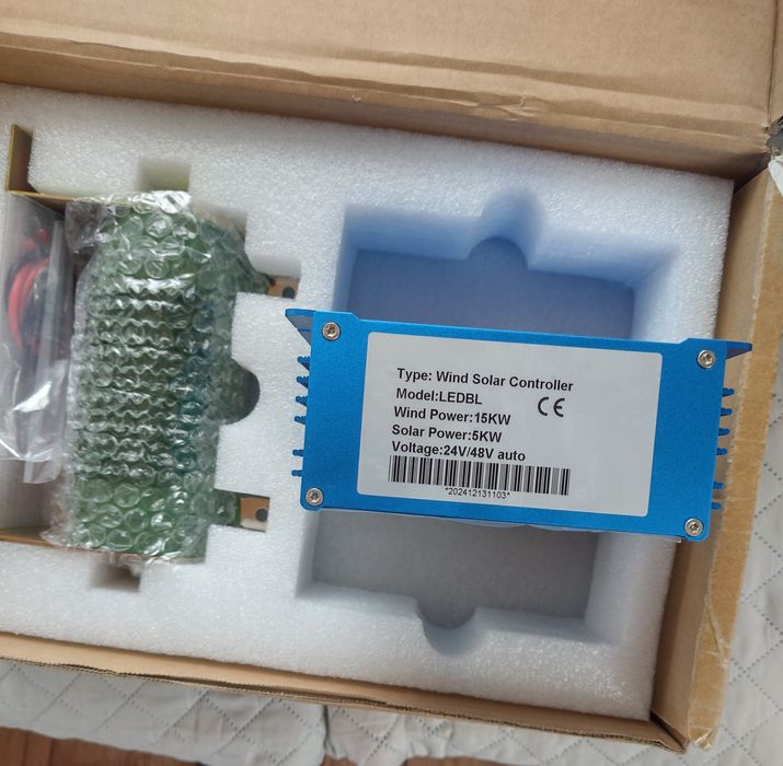 Regulator incarcare eolian si solar