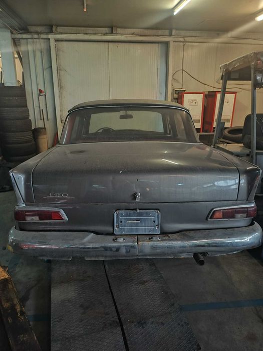 Mercedes 180 second-hand an fabricatie 1962