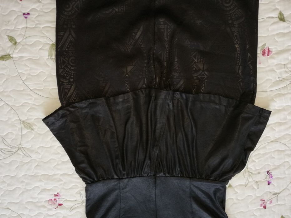 Дамска черна рокля на Ками 44 номер