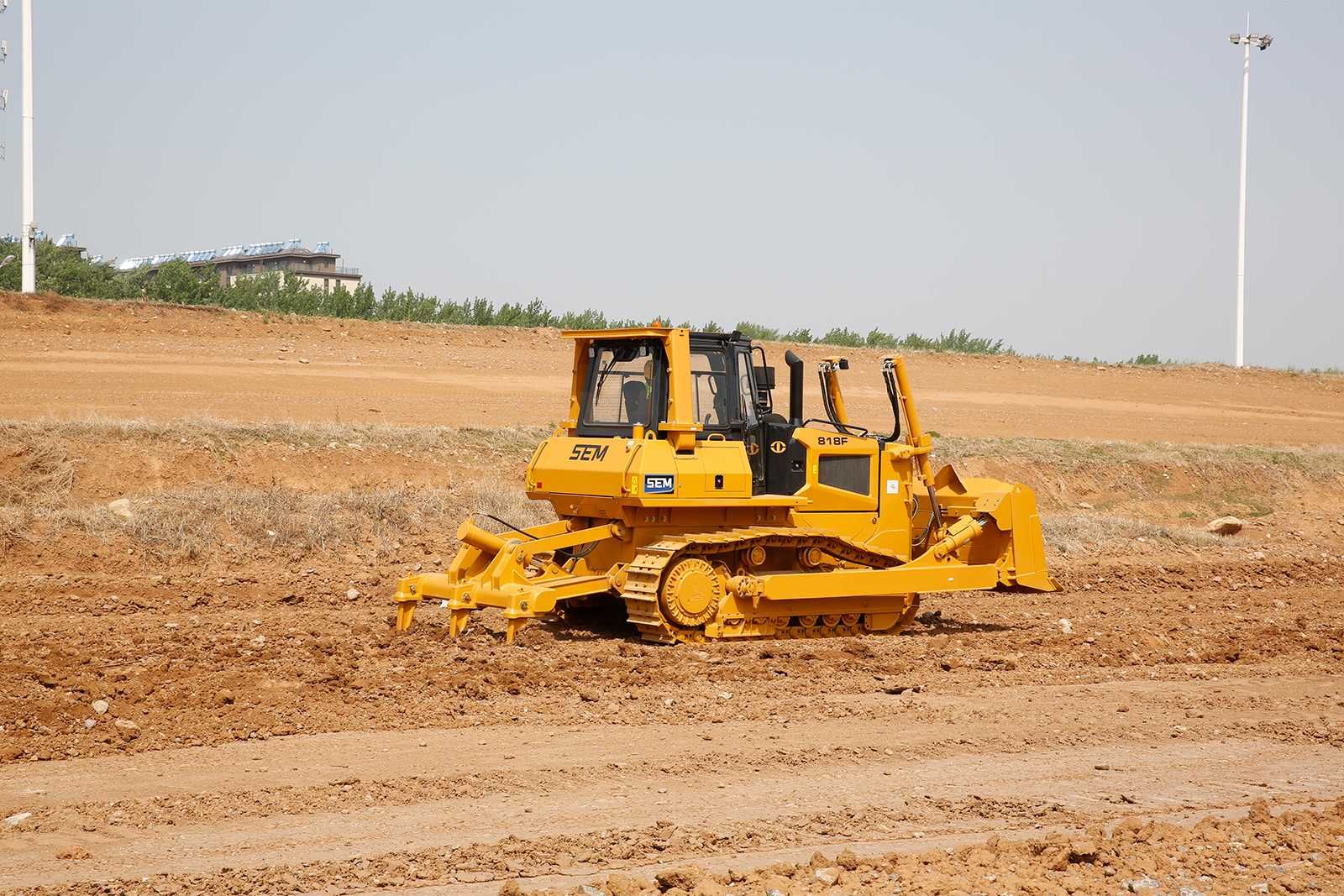 Бульдозер SEM 818F (18 тонн)