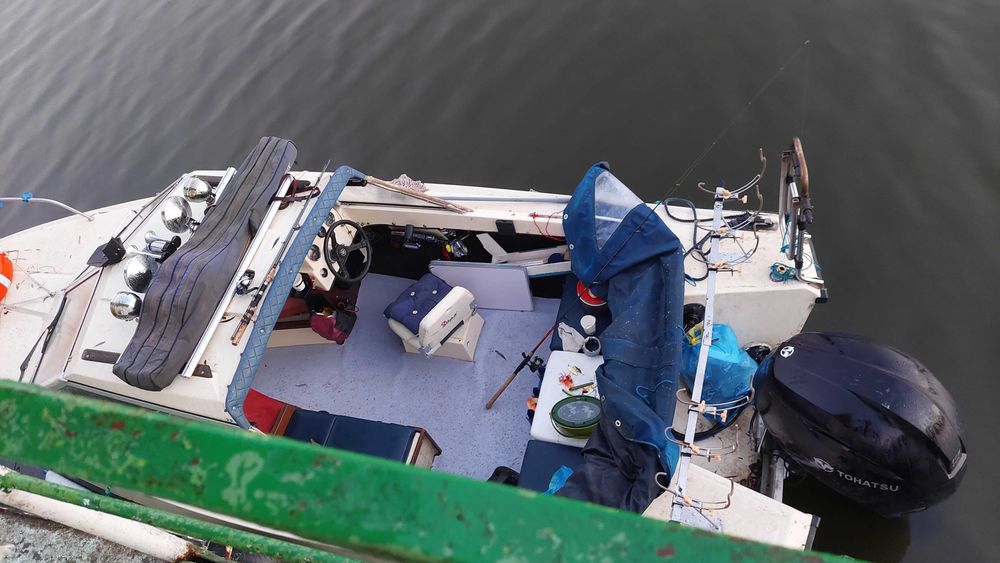 Ambarcațiune semicabinată cu motor Tohatsu 115 Cp nou, în garanție