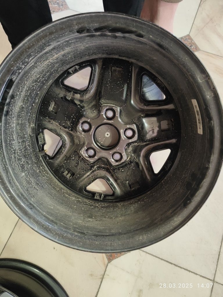 R16 diska kalpak
