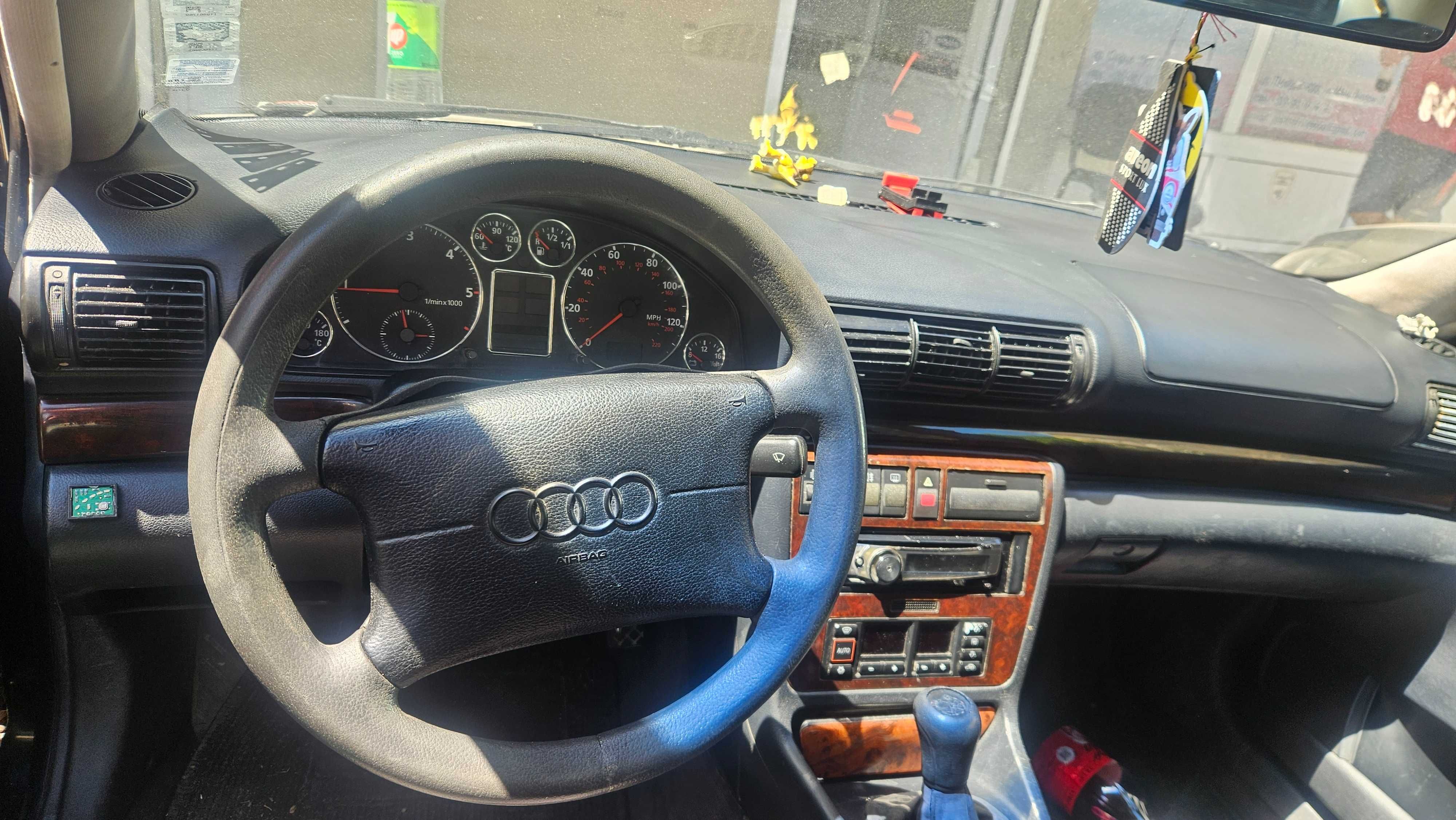 Продавам Audi A4 B5 1997 1.8 ГАЗ/БЕНЗИН