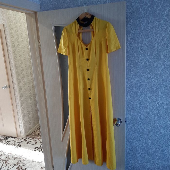 Платье красивое, яркое