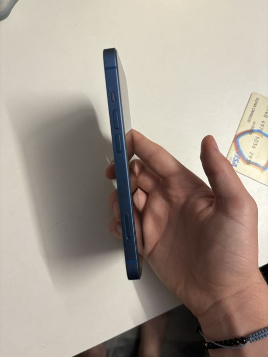 Iphone 13 blue se vinde doar în Rm.Vâlce