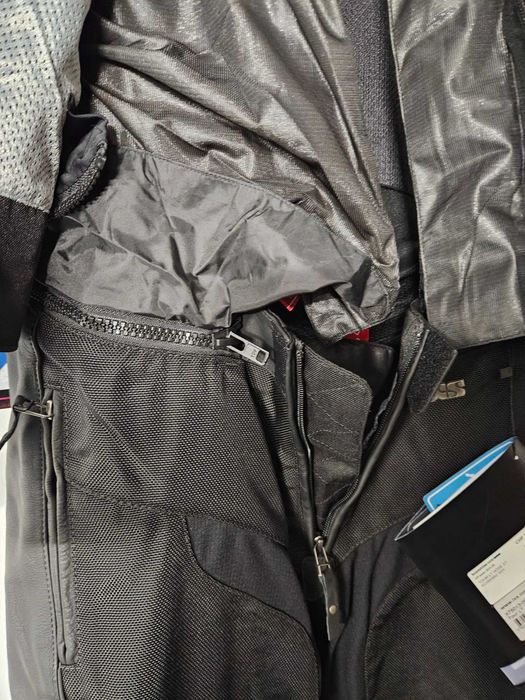 Чисто нов мото екип IXS -(текстил и кожа) , размери: от 50 до 56