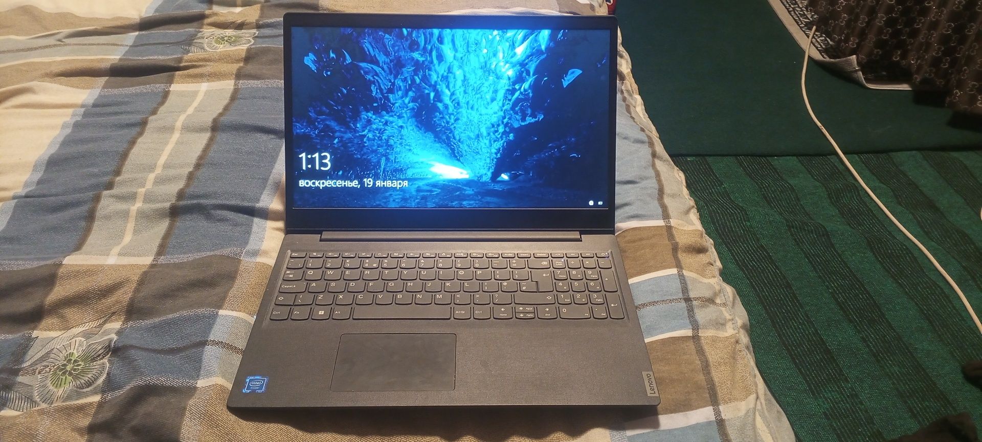 Lenovo v15IGL. .