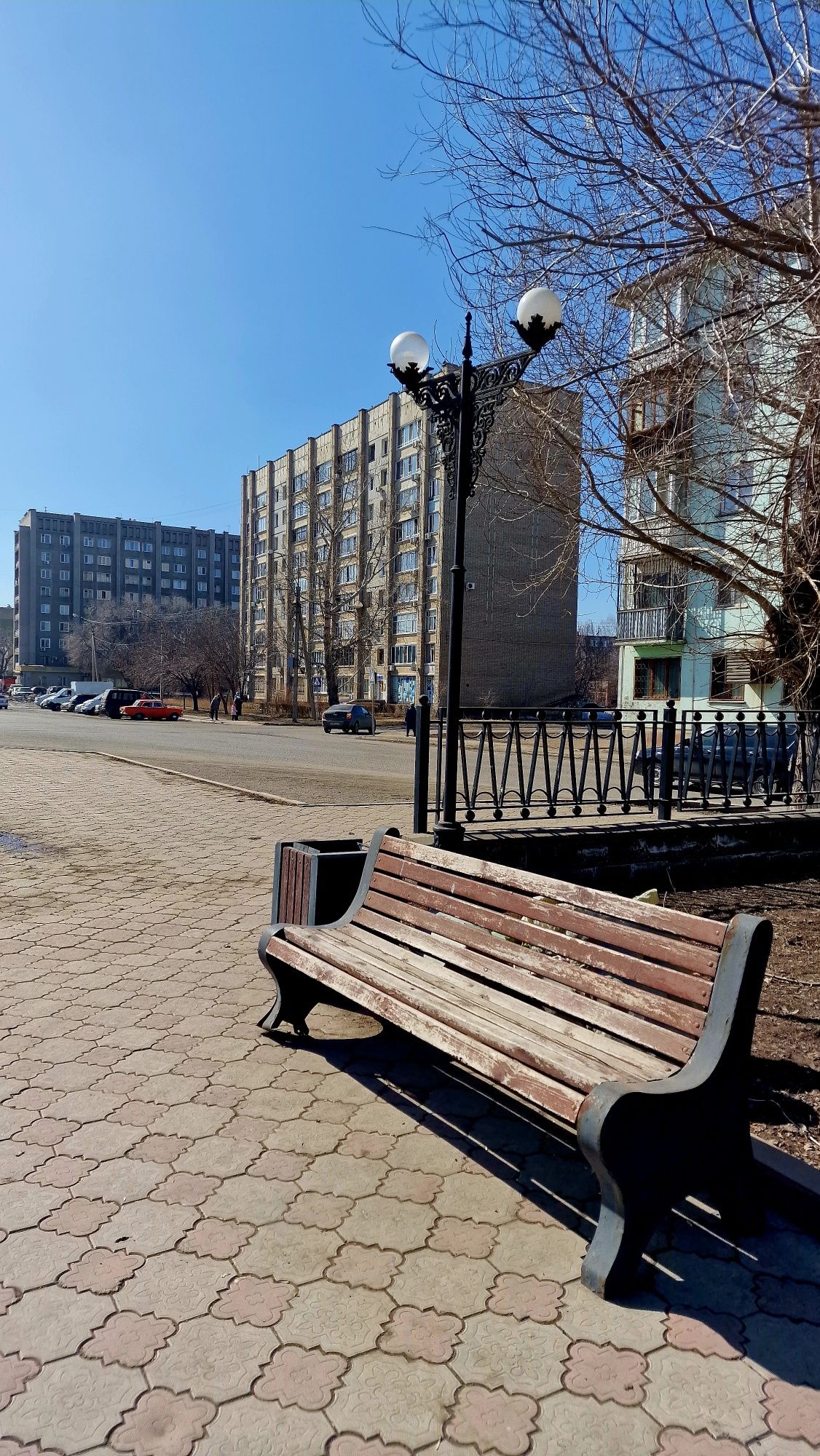 Продается 3-х комн. улучшенная с ремонтом  мебелью и бытовой техникой