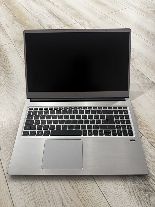 Laptop Acer i5 generatia 8 cu placa video dedicata nvidia