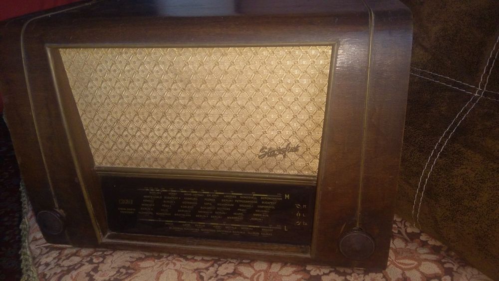 Ретро радио RFT - Super 4Е67, модел 1952 год.