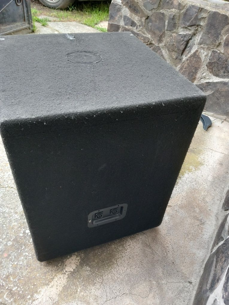 Vând subwoofer yamaha