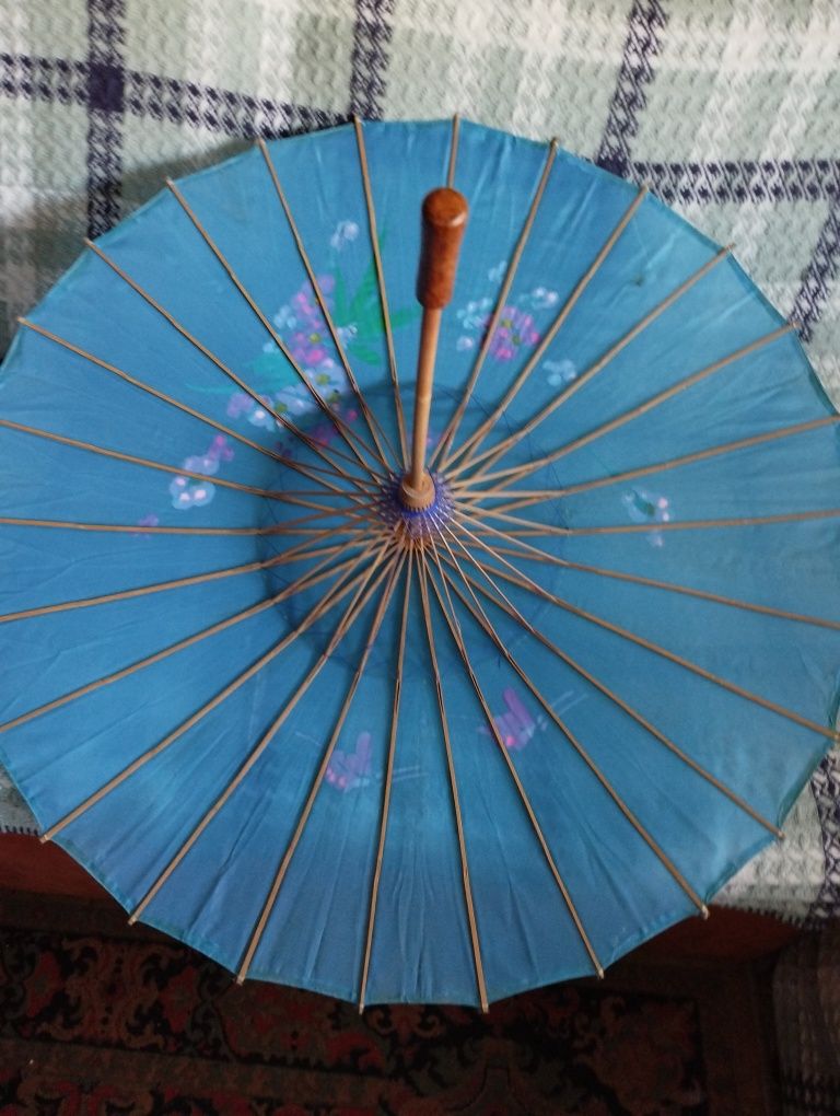 Vând umbrelă bambus pictată