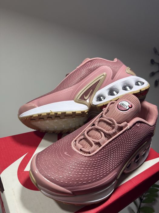 Nike Air Max DN Pink