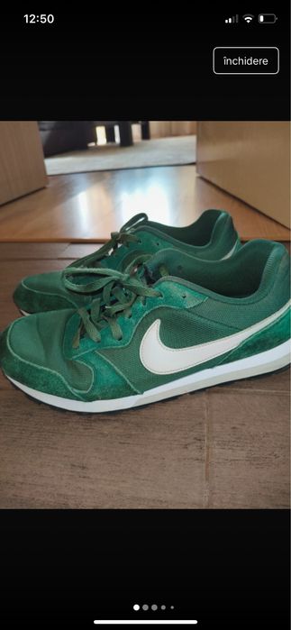 Vand adidasi Nike, culoare superba