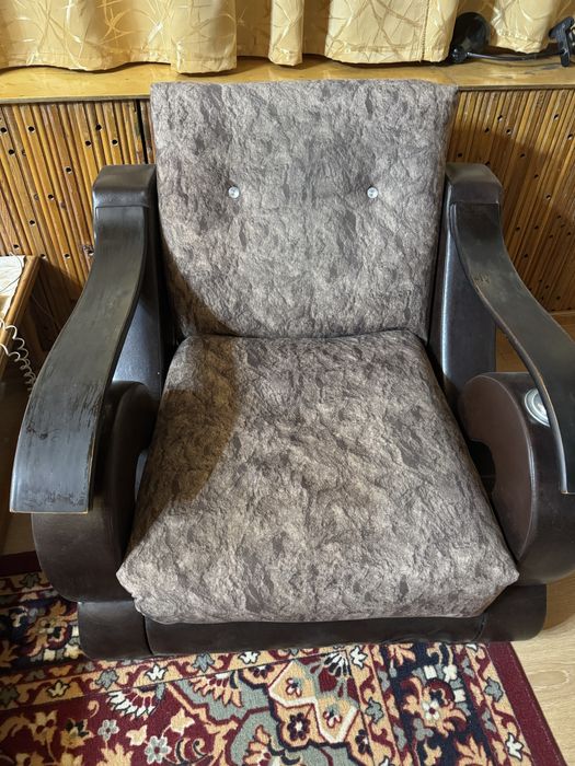 Диван кресло в хорошем состоянии