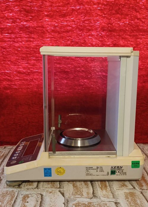 Керн Аналитична везна