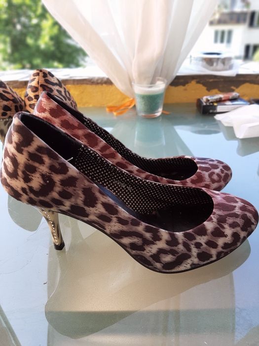 Лот Нови Дамски токчета и сандали