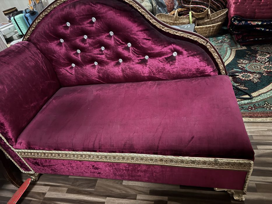 Divan y idealnom sostoyanie