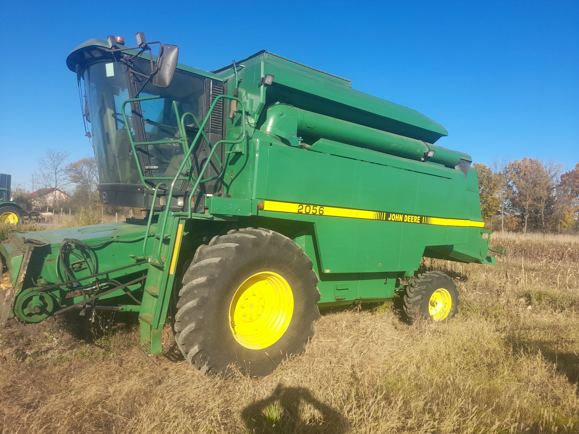 Dezmembrez combina john deere2056