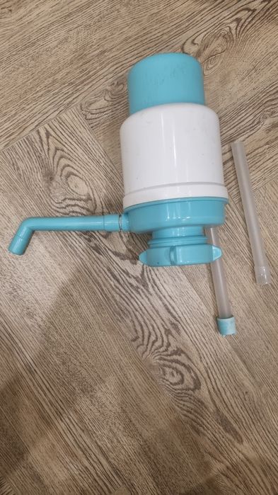 Помпа для воды и плюс бутыль
