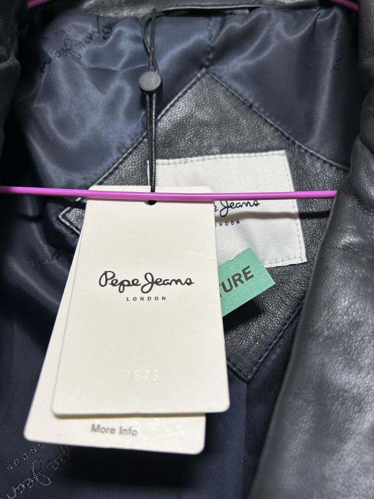 Дамско кожено яке Pepe Jeans, черно/ преливащо. Размер M/L