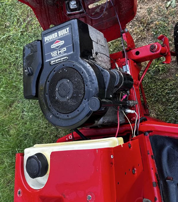 Tractoras gazon Murray 120/76 - motor defect