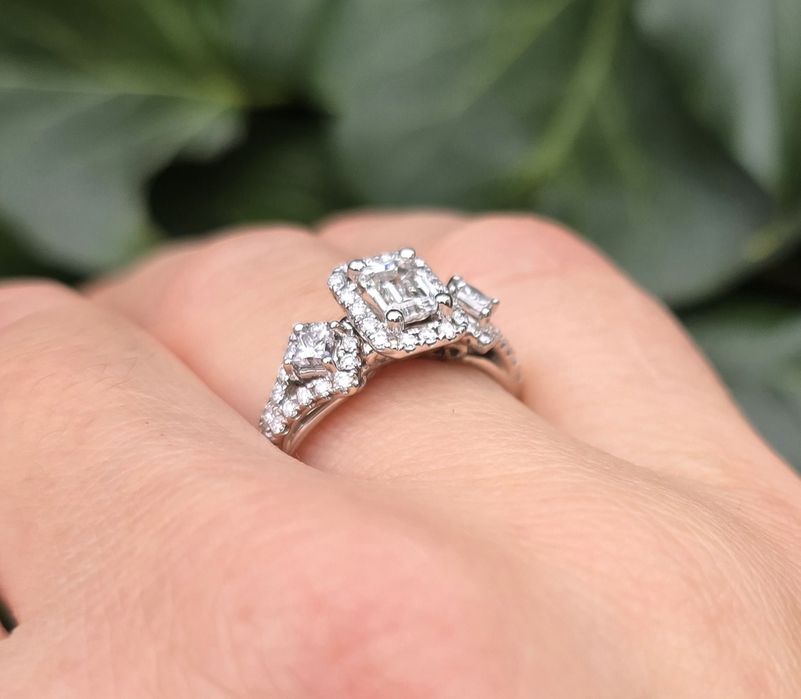 Inel din aur alb cu diamante naturale