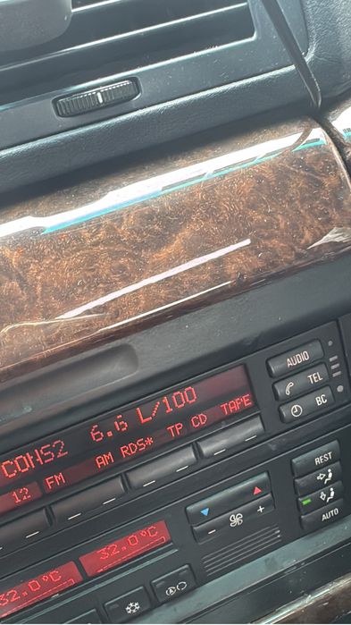 Schimb sau vand bmw 730 e38 detali la telefon