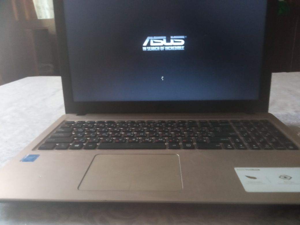 Noutbook Asus asus