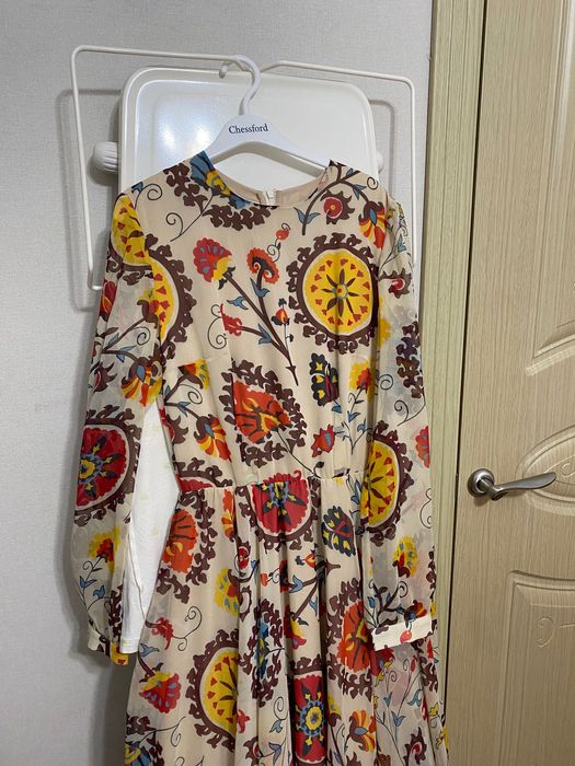 Красивое платье праздничное новое