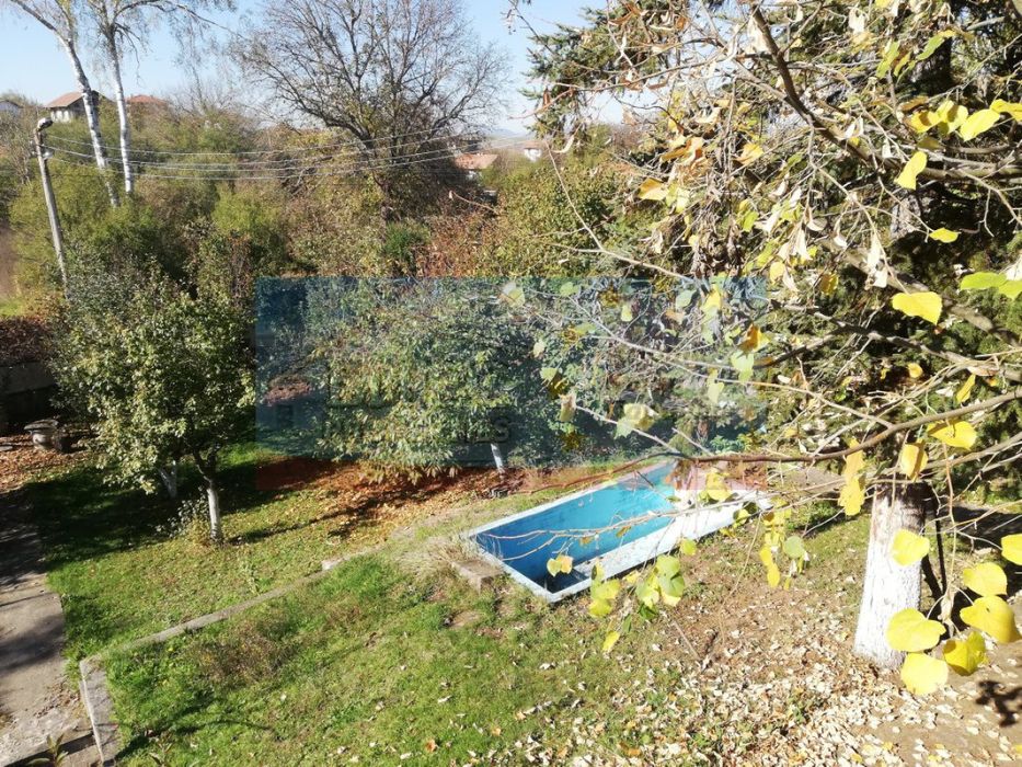 Продава се Къща в с. Селищен дол, Област Перник - 313 кв.м за 528 €/кв.м - Снимка #1