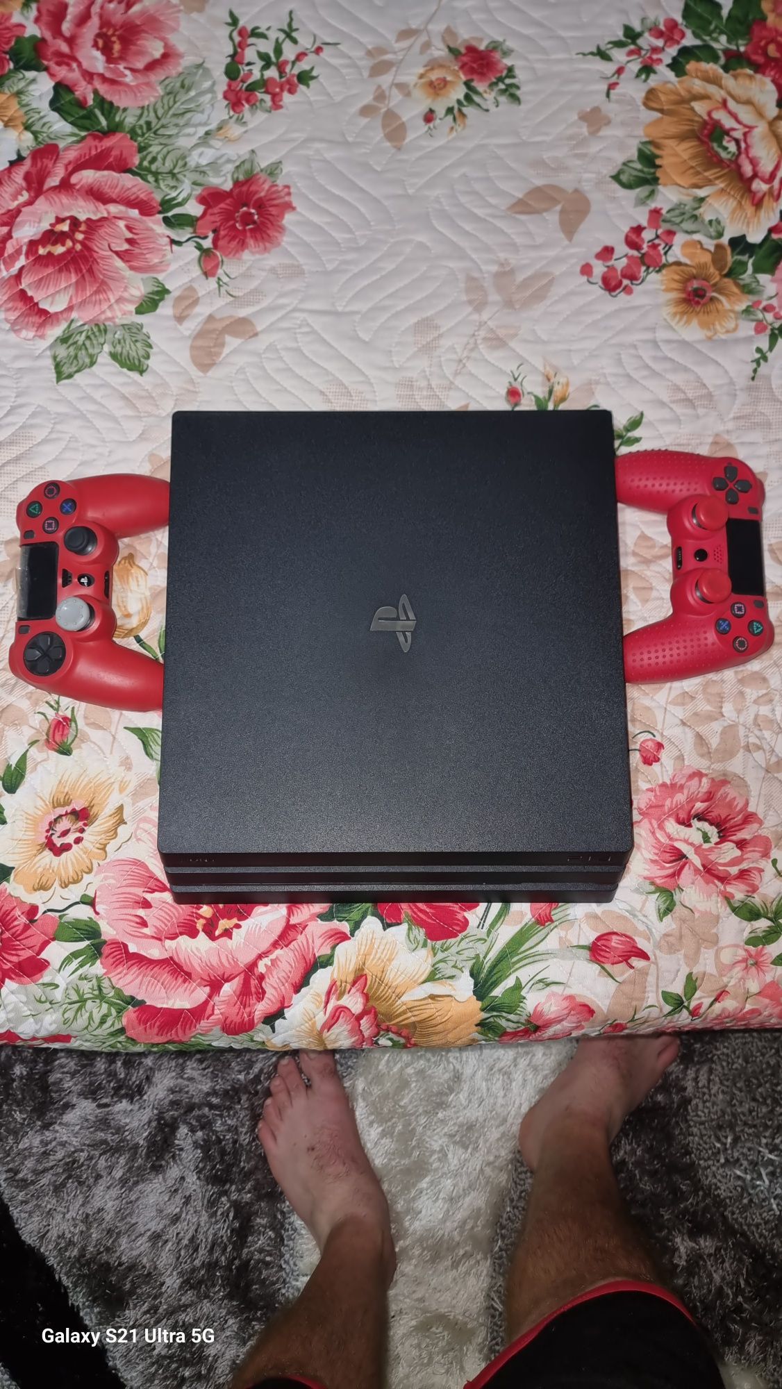 Vând Ps4 Pro 1Tb