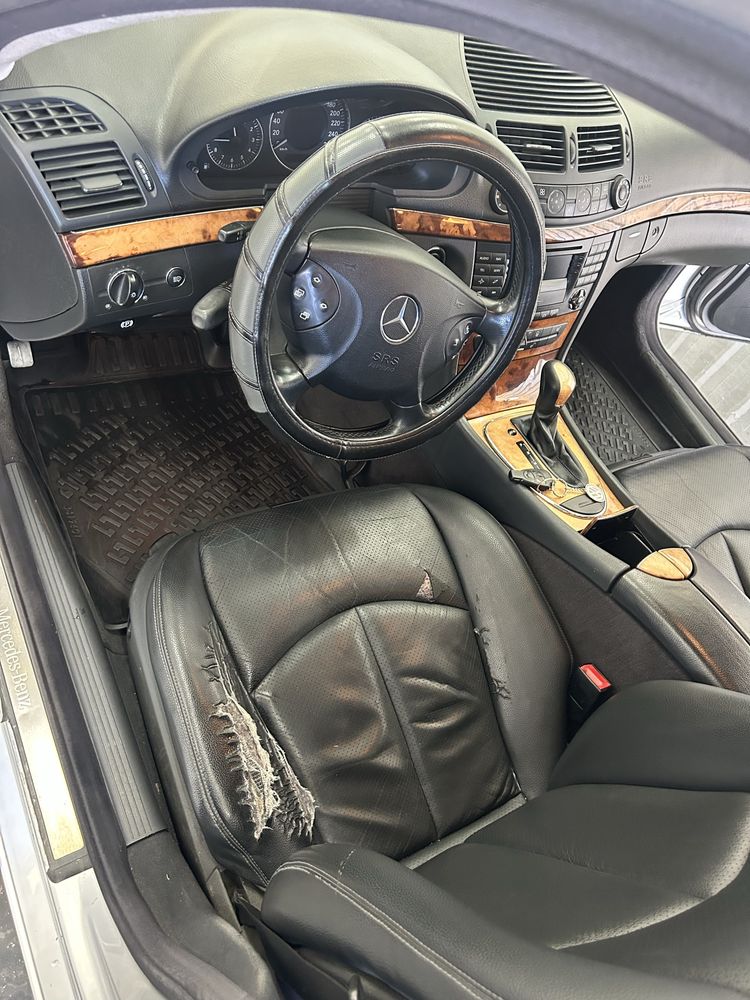 Mercedes W211 E270