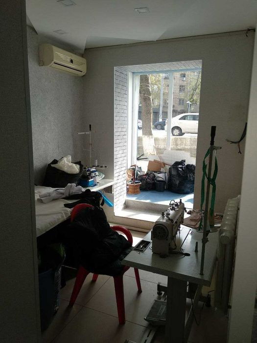 НЕЖИЛОЙ Чиланзар - 1 кв-л  фасад 6 метров  35м2