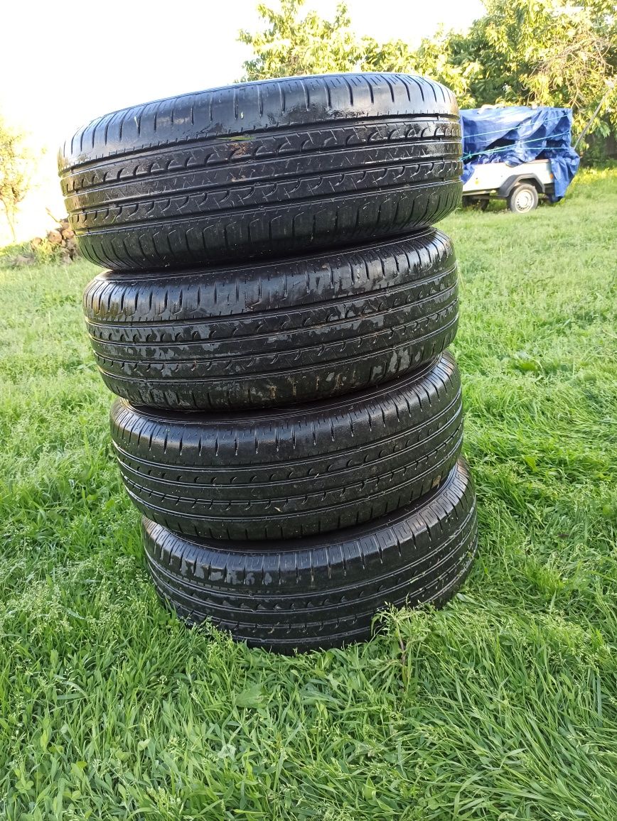 Vând jante cu cauciuri 215/65/R16 și motosapă Ruris cu motor honda