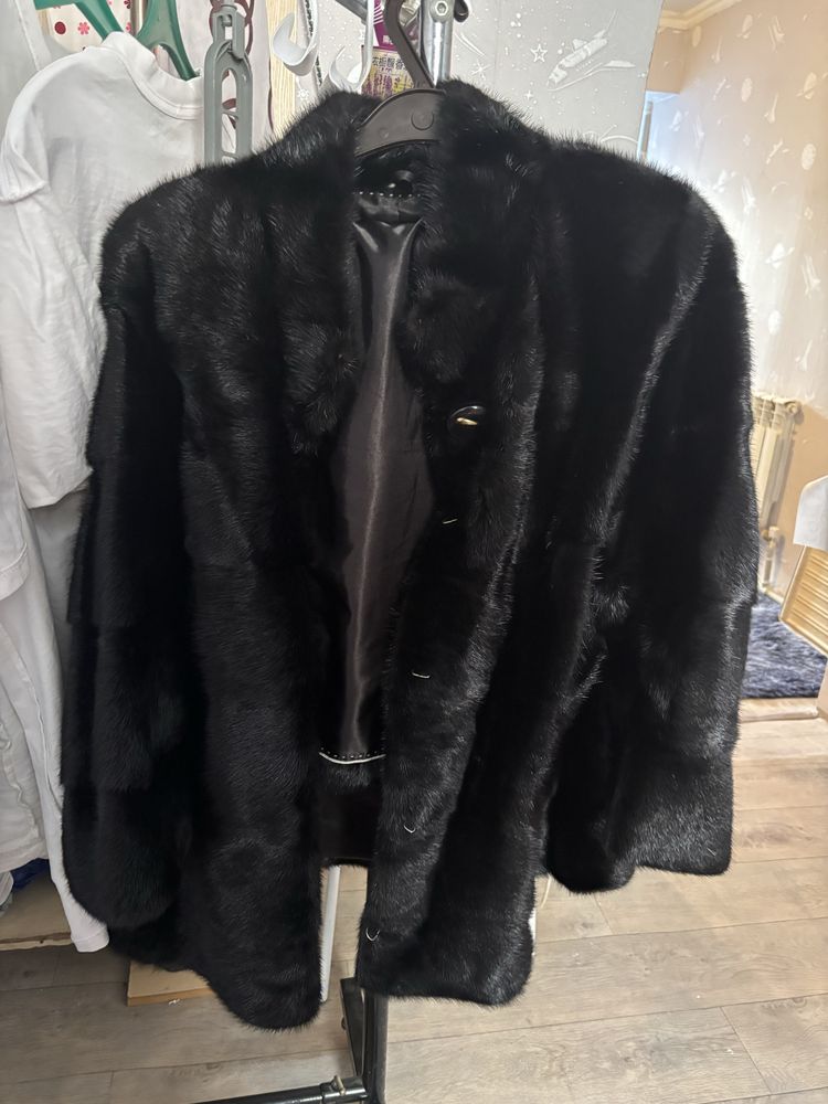 Продам шубу норковую