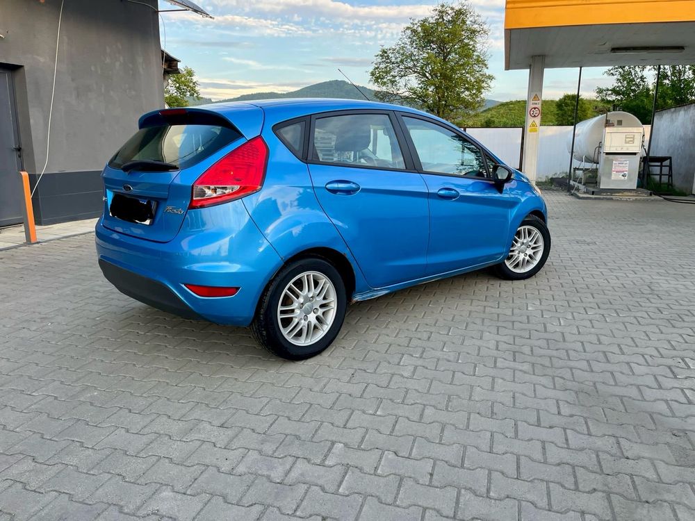 Vând Ford fiesta