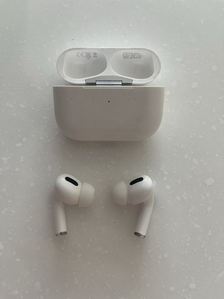 Airpods pro 2.