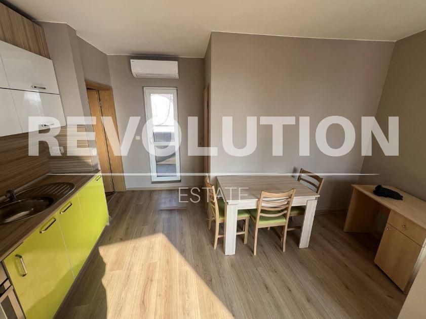 Дава се под наем Двустаен апартамент в Варна, Цветен квартал - 45 кв.м за 425 € - Снимка #3