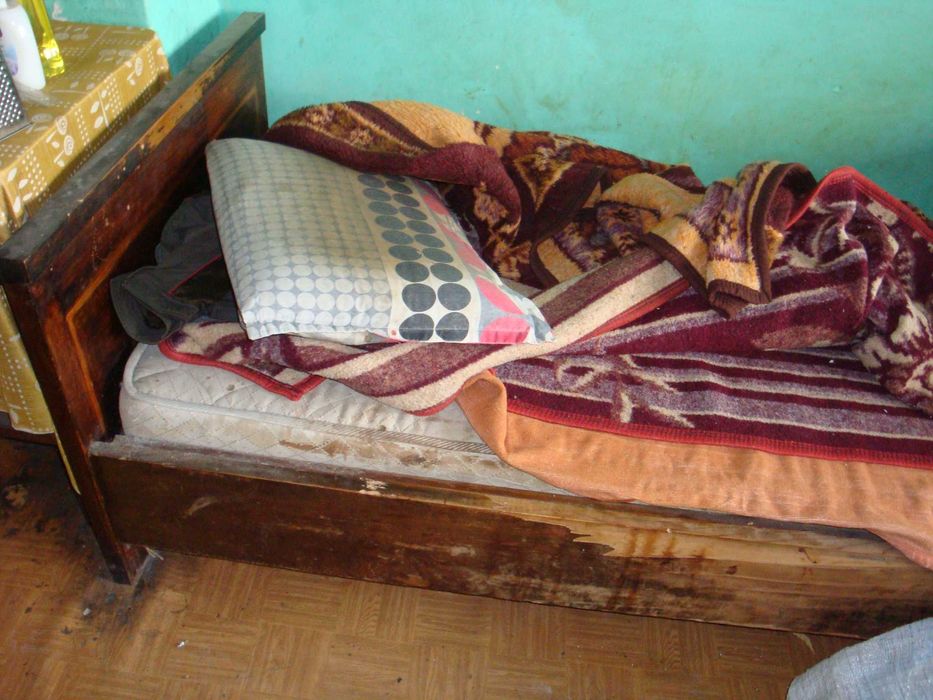 Подарявам спалня, легло, ракла, нафтова печка, печка на дърва, тв маса