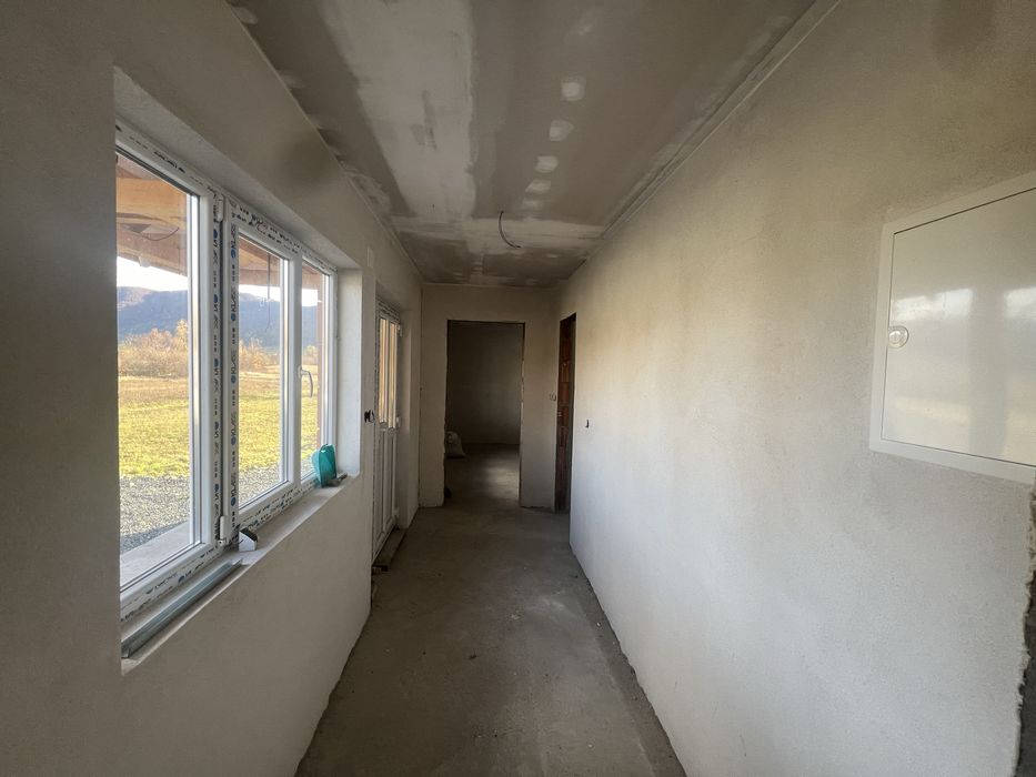 Vând  casă cu Teren , la 20 km de Baia Mare