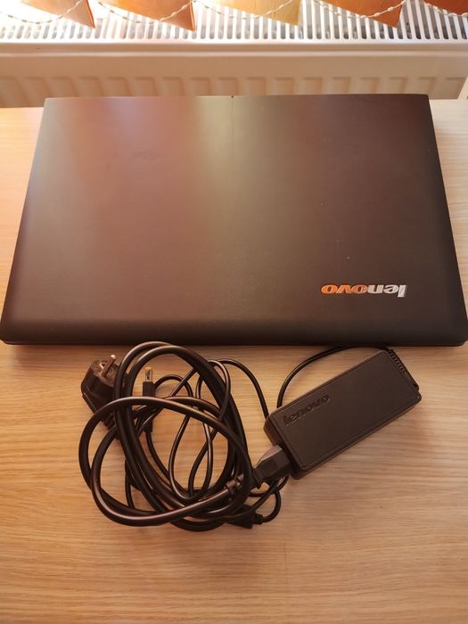 Vand laptop Lenovo